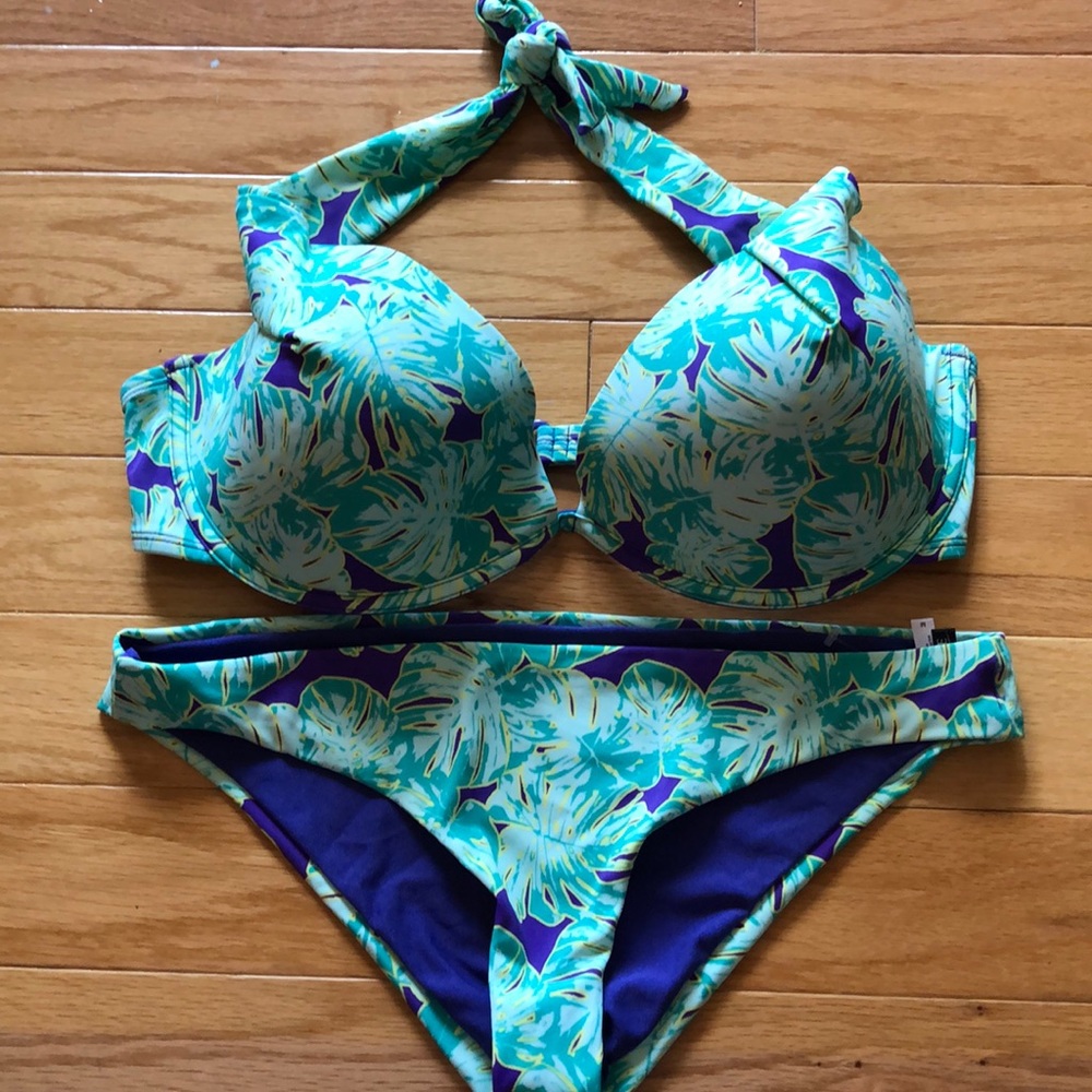 Fun Tropical Hawaiian Print Bikini